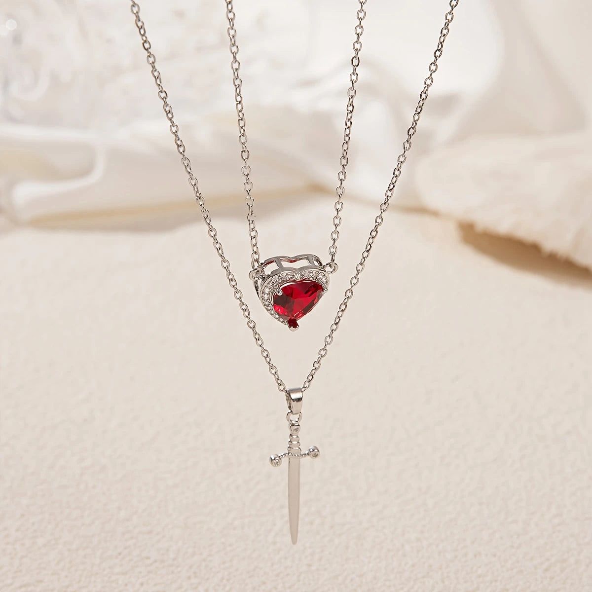 KALP VE KILIÇ ÇİFT KOLYE