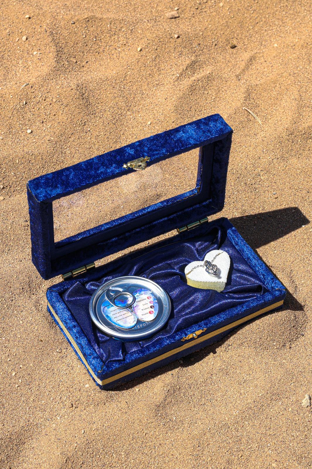 CANLI İSTİRİDYE KAFES KOLYESİ