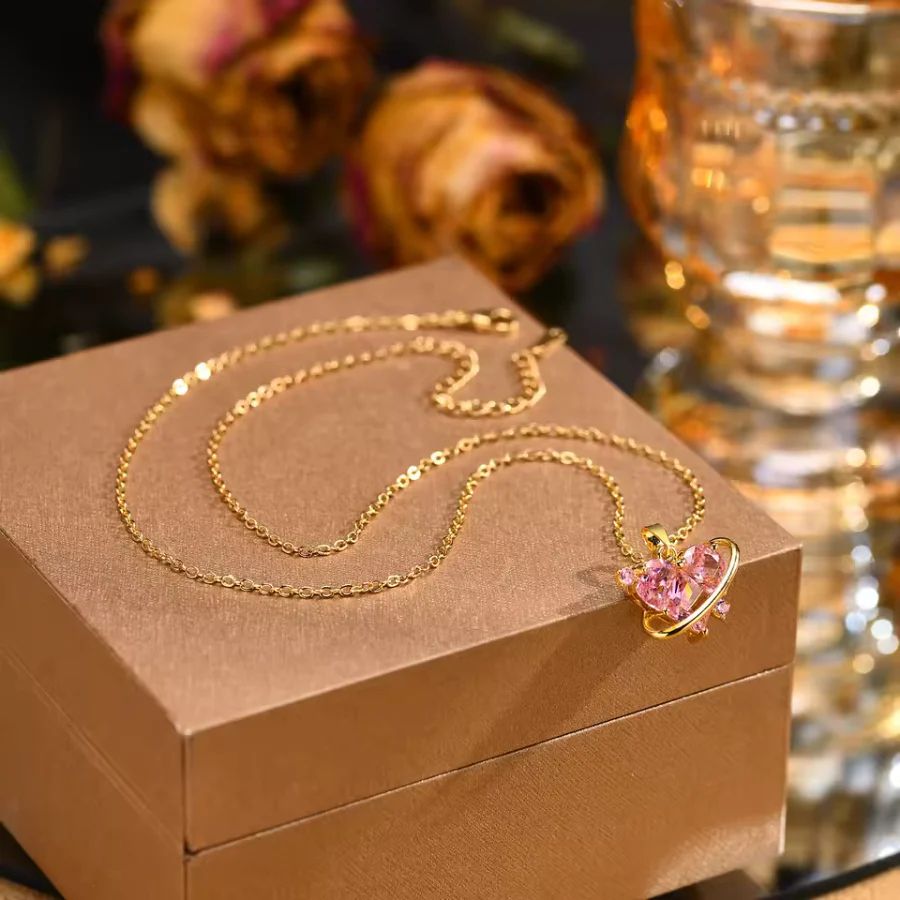 SATÜRN KALP TAŞLI AŞK KOLYESİ