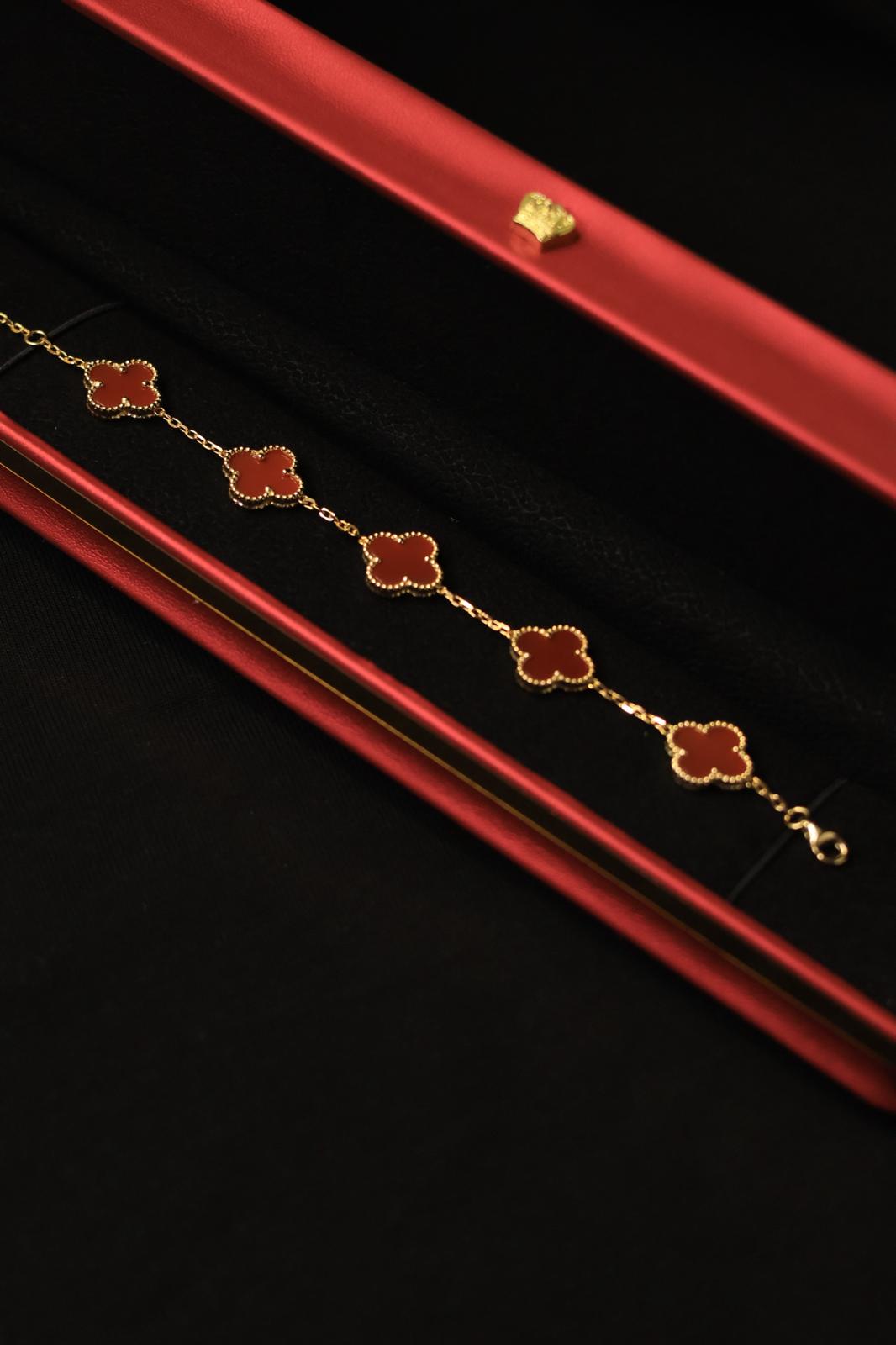 Van Cleef & Arpels [kırmızı]