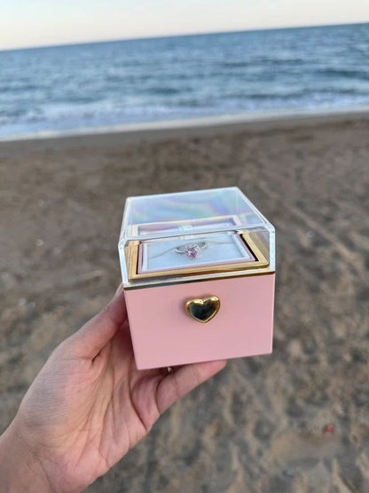MUMLU DÖNEN KUTU+ZİRKON TAŞLI KALP YÜZÜK